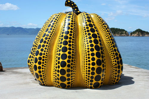 日本オンライン 草間彌生 赤かぼちゃ オブジェ 直島限定 YAYOI KUSAMA ...